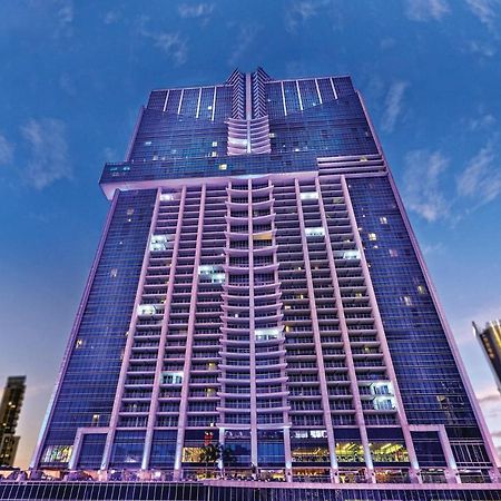 Megapolis Hotel Panama ภายนอก รูปภาพ The hotel at night