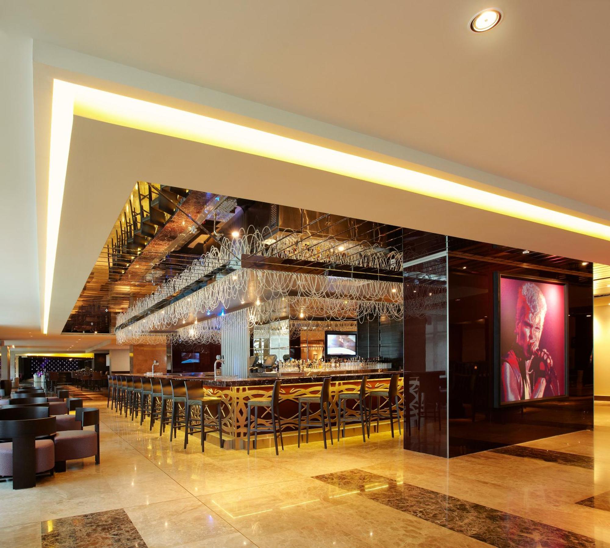 Megapolis Hotel Panama ภายนอก รูปภาพ The bar at the lobby
