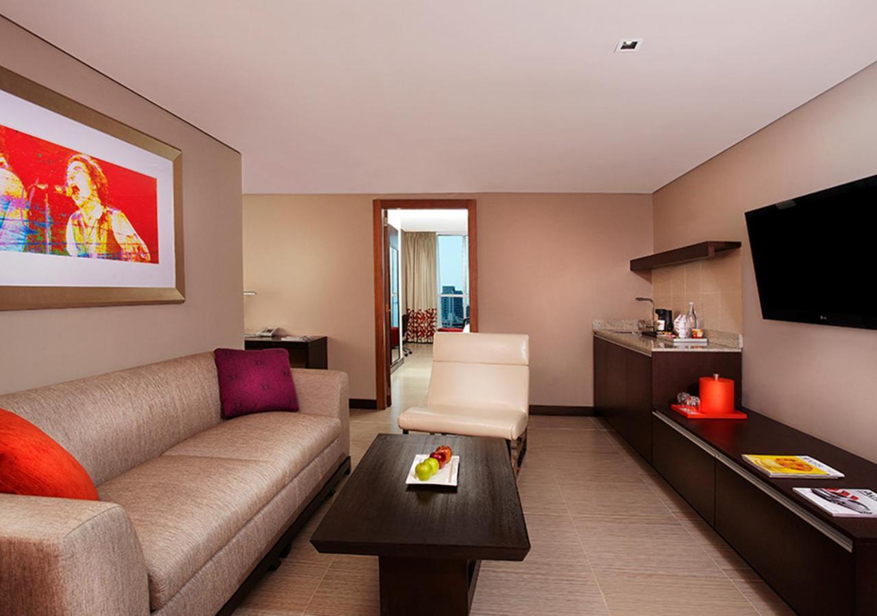 Megapolis Hotel Panama ภายนอก รูปภาพ Living room