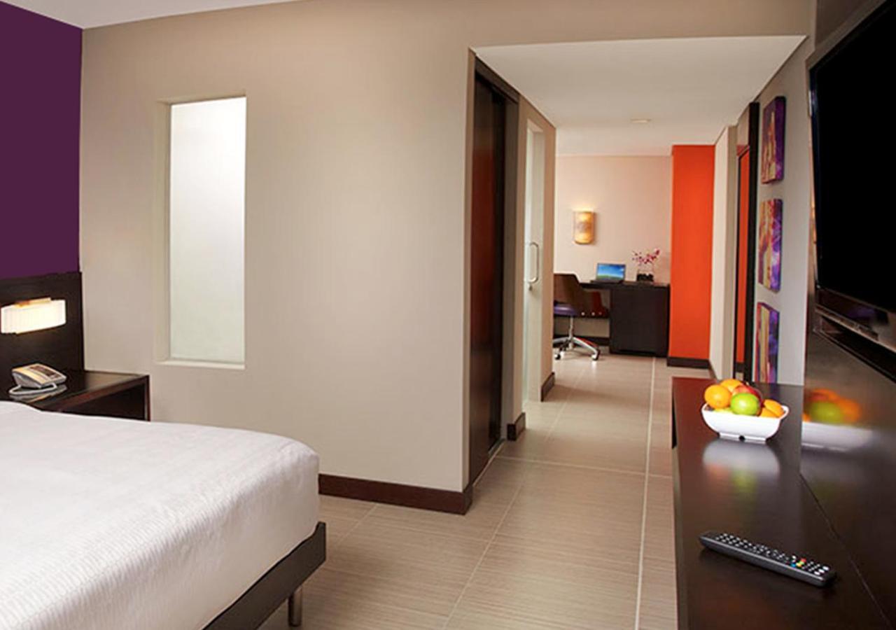 Megapolis Hotel Panama ภายนอก รูปภาพ Suite