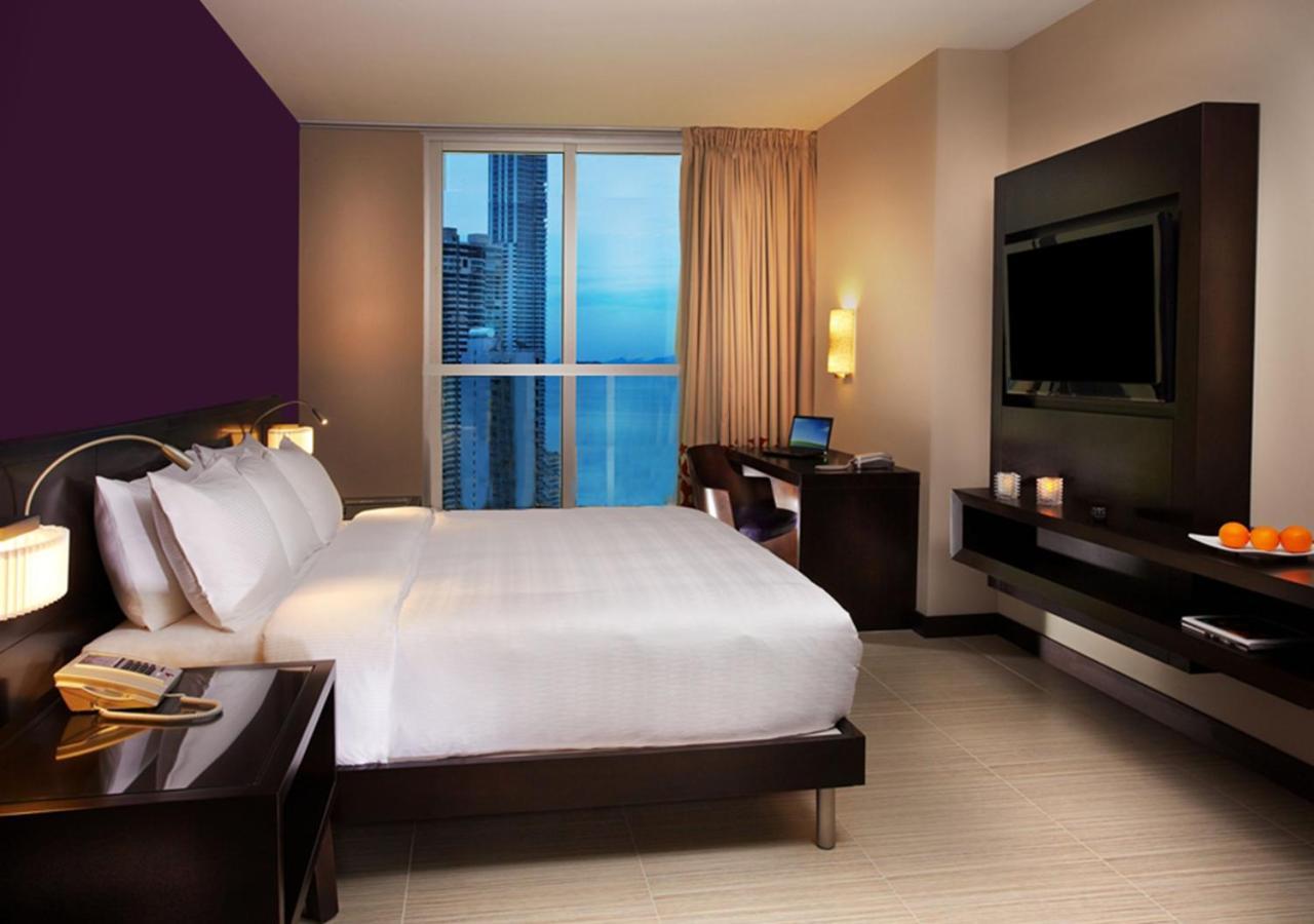 Megapolis Hotel Panama ภายนอก รูปภาพ A bedroom at the hotel